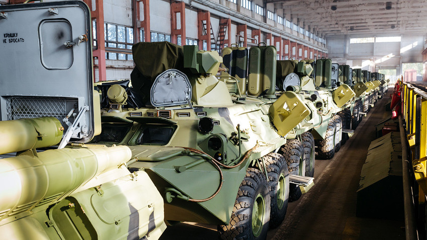 БТР-80 е колесен бронетранспортьор 8х8, проектиран в СССР. Той е приет на въоръжение в руската армия през 1986 г., като заменя неговите предшественици – БТР-60 и БТР-70.
