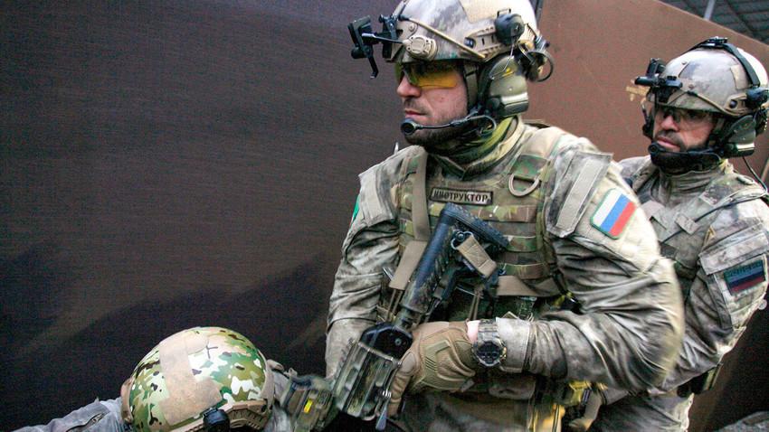 Стрелци за време на тренинг во Меѓународниот центар за обука на сили за специјална намена. 