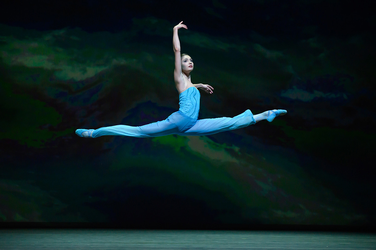 Alyona Kovalyova lors de la première du ballet en un acte La Neuvième vague