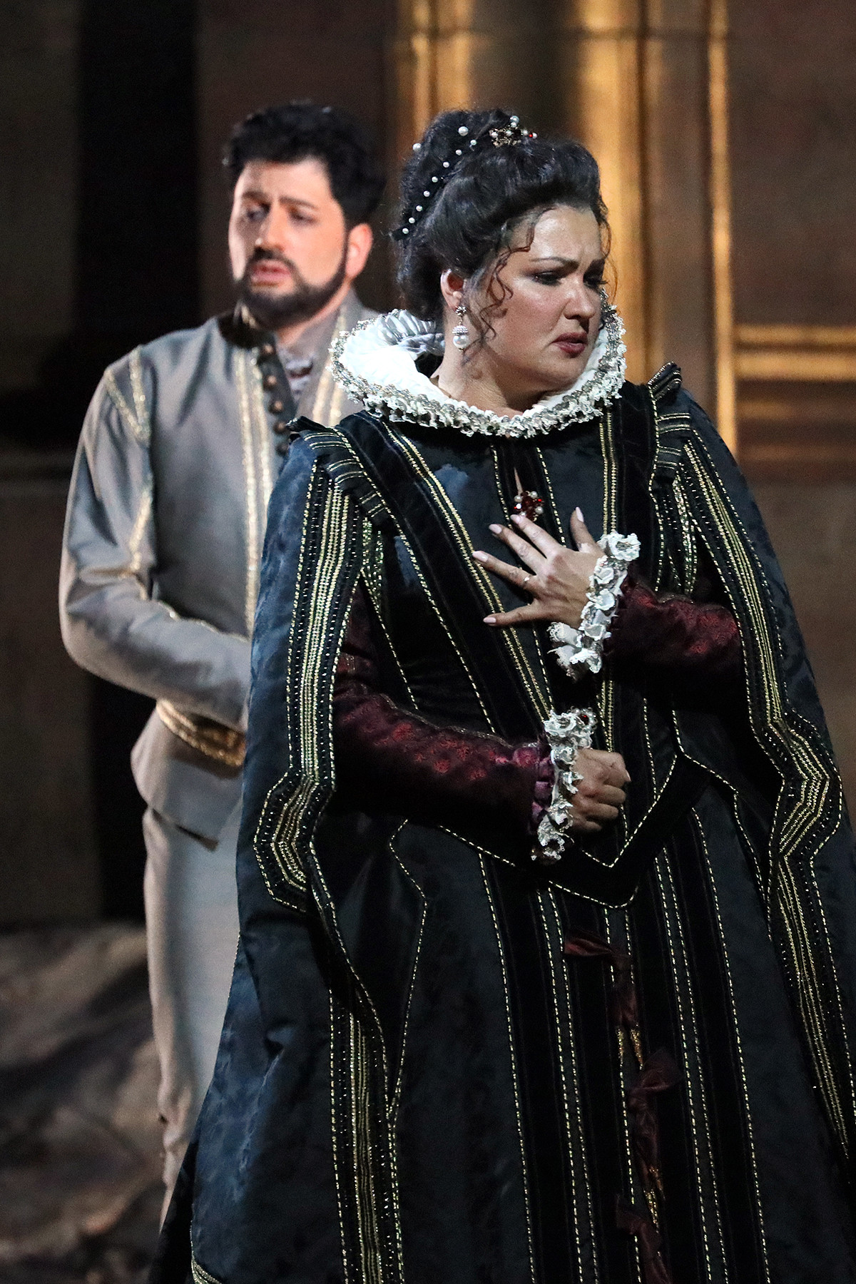 Anna Netrebko and Yusif Eyvazov in the opera ‘Don Carlo’. 
