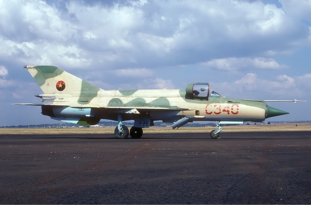 MiG-21 de la Fuerza Fuerza Aérea Nacional de Angola.