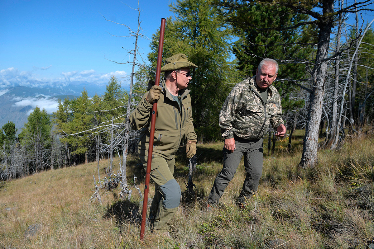 Il presidente Vladimir Putin durante un'escursione nella taiga, 7 ottobre 2019