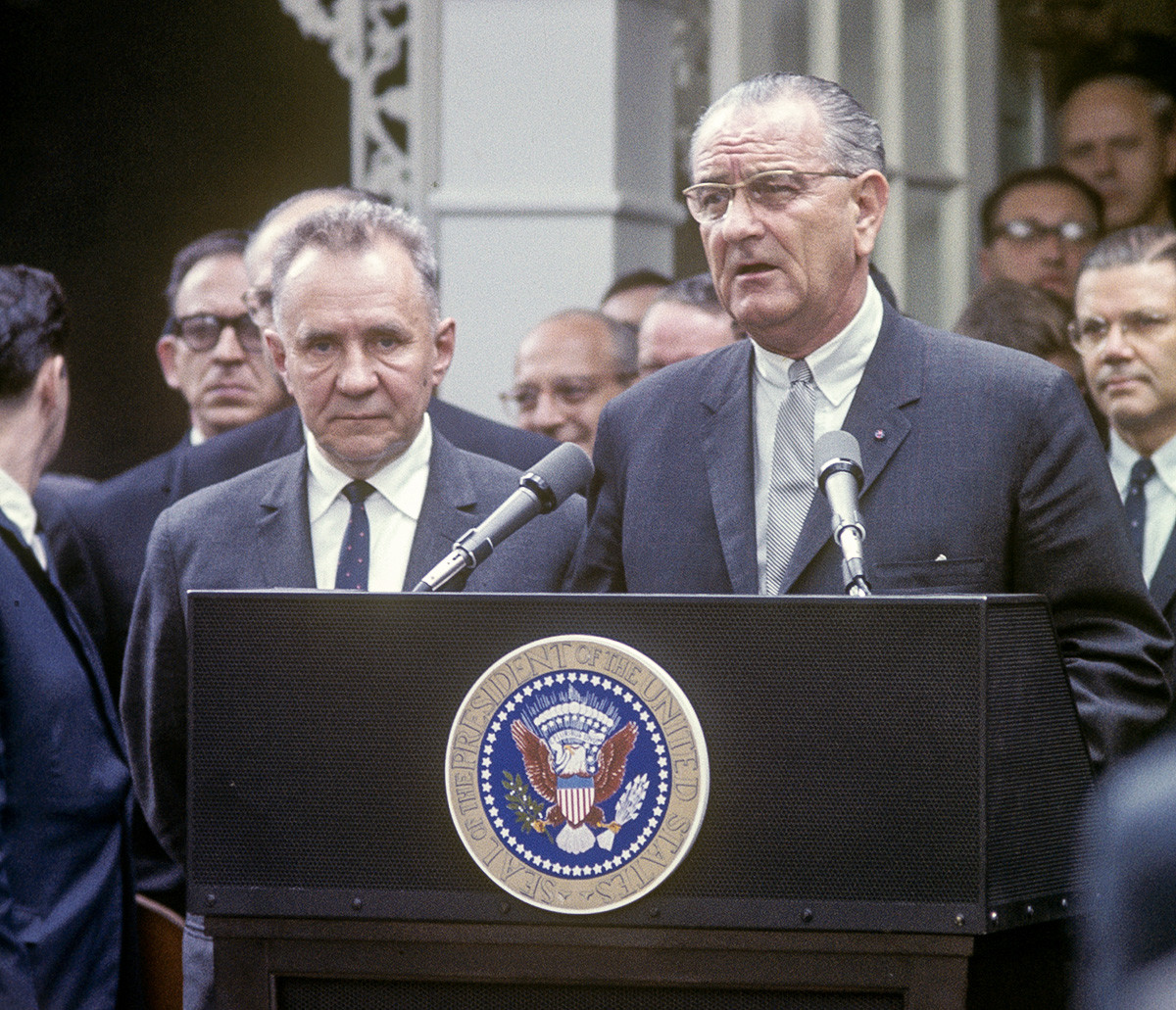 Il premier sovietico Aleksej Kosygin e il presidente USA Lyndon B. Johnson a Glassboro, giugno 1967