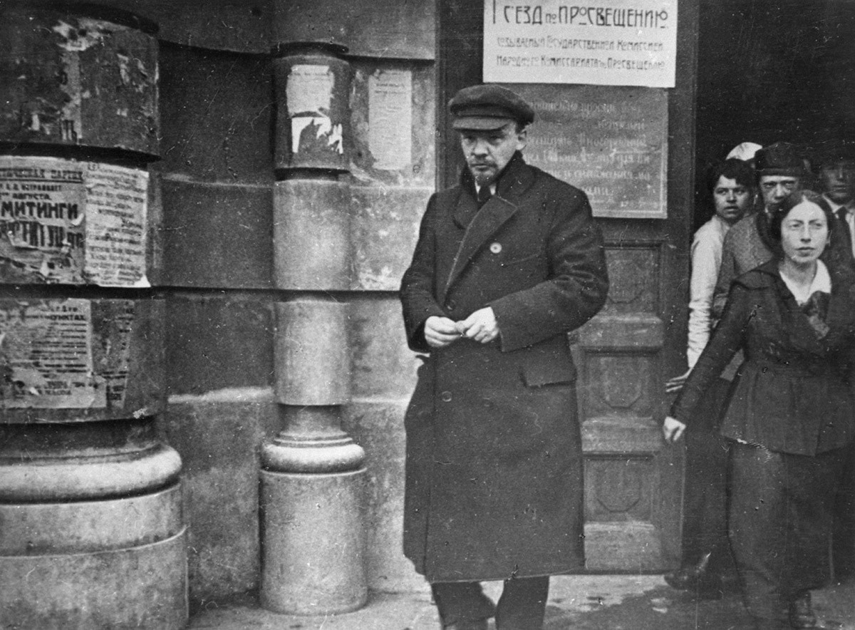 Vladimir Lenin leaves the State Institute of Pedagogics after a session of the First All Russian Congress on education in 1918.
