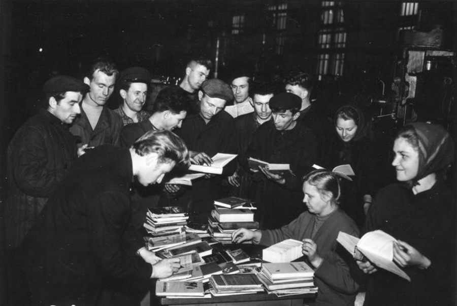 Book distribution, 1960–1965.