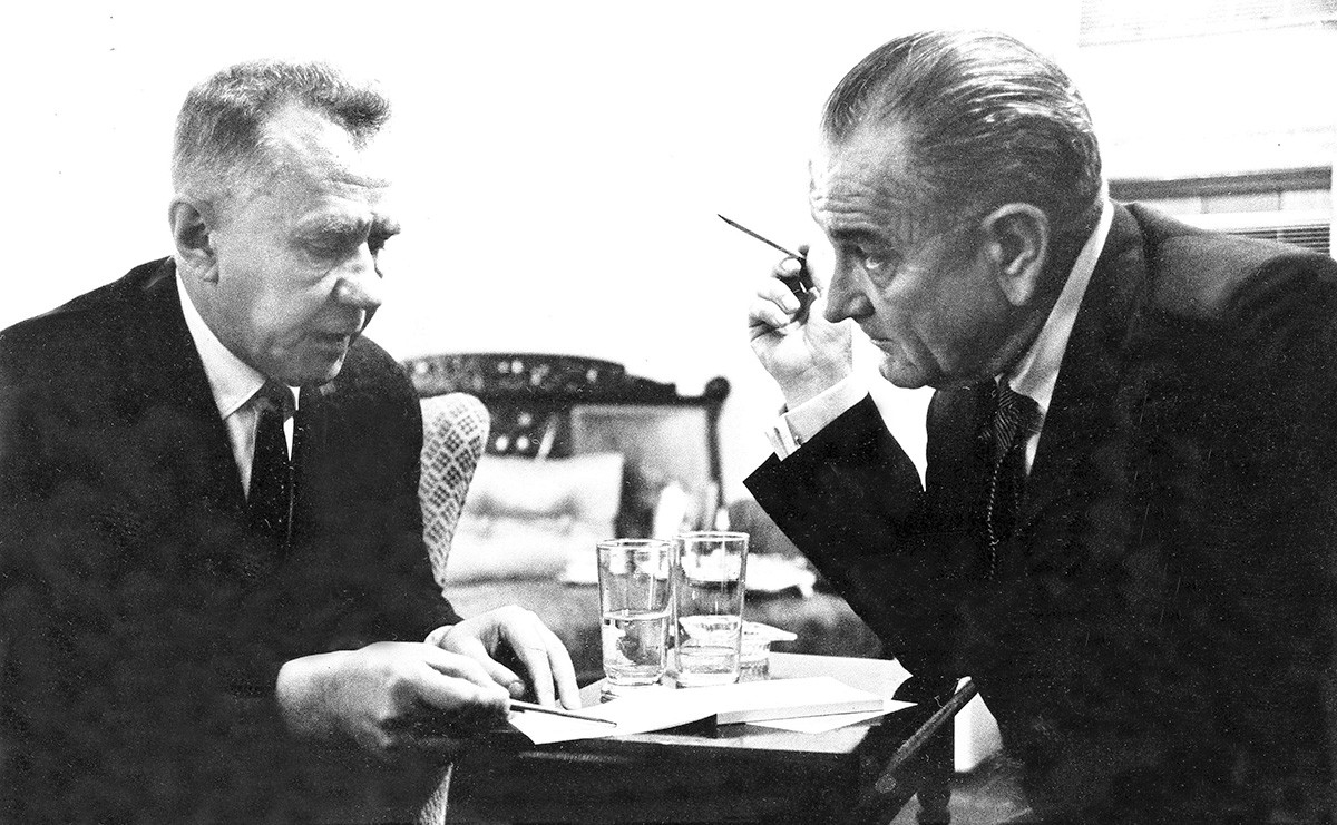 Alexei Kossygin und Lyndon Johnson
