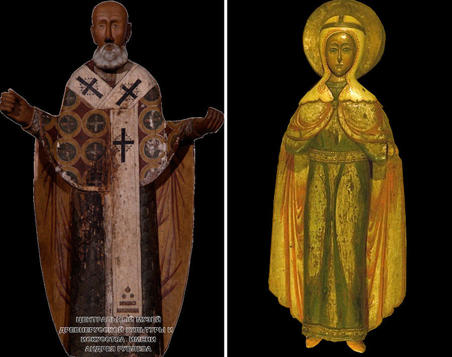 Na levi: leseni kip sv. Nikolaja Možajskega iz 17. stoletja; na desni: kip Velike mučenice Paraskeve iz 17. stoletja
