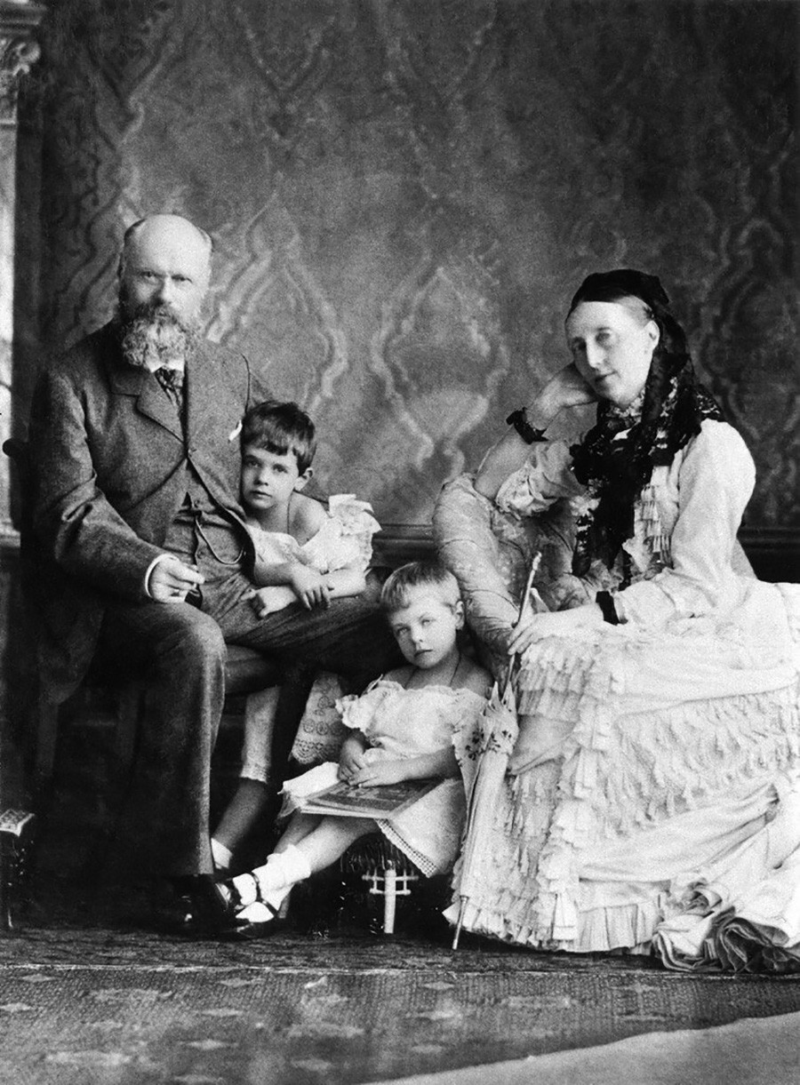 Olga, Karl e filhos de sua sobrinha Vera