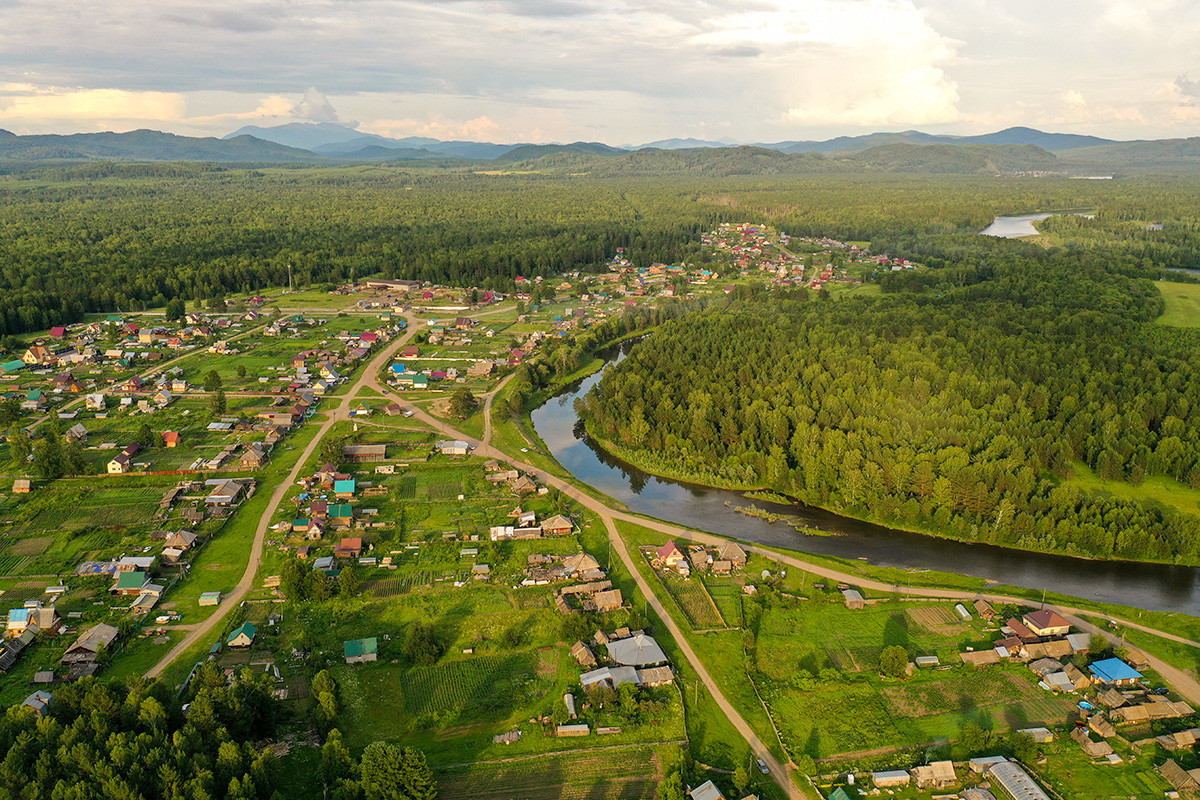 Гледка към село Петропавловка в Красноярския край
