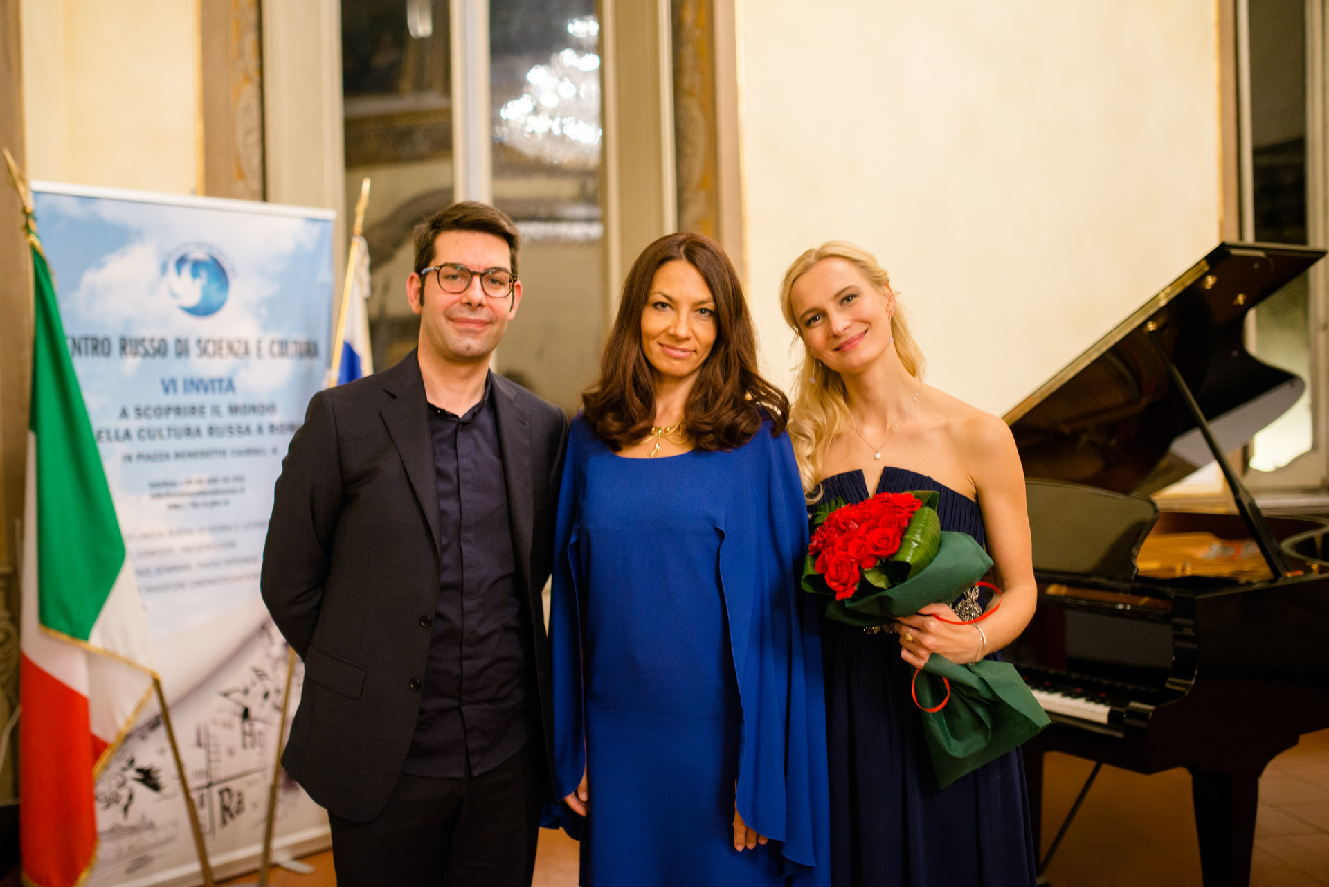 Da sinistra: Giuseppe Rossi (pianoforte), Daria Pushkova e Elena Tsarenko (mezzosoprano)