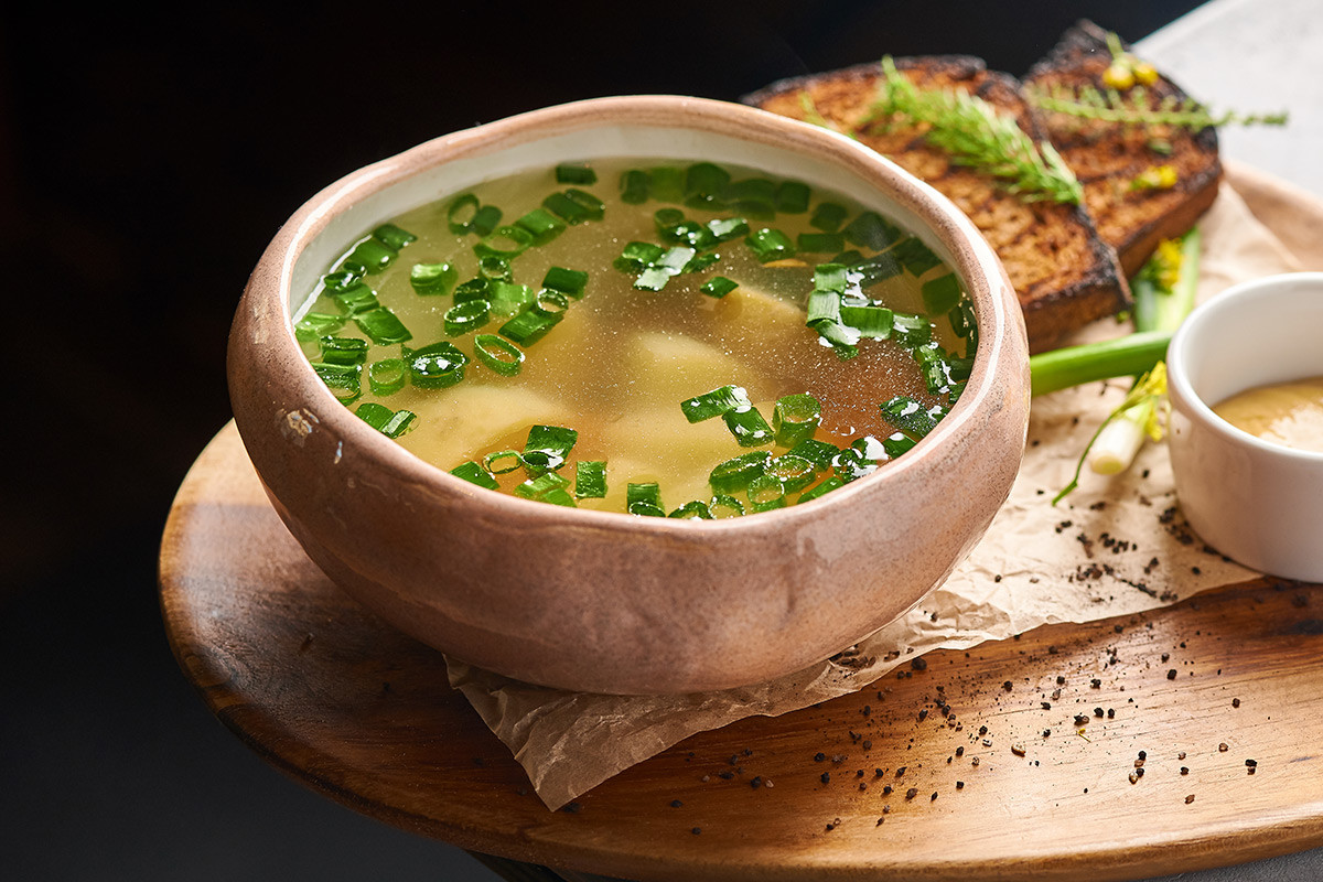 コストロビのスープ（鶏肉と野菜入り）