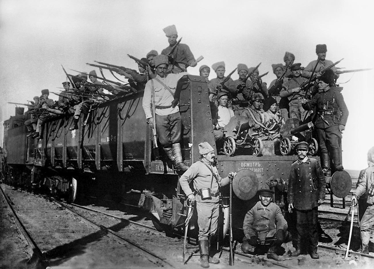 Un train blindé de l'Armée rouge