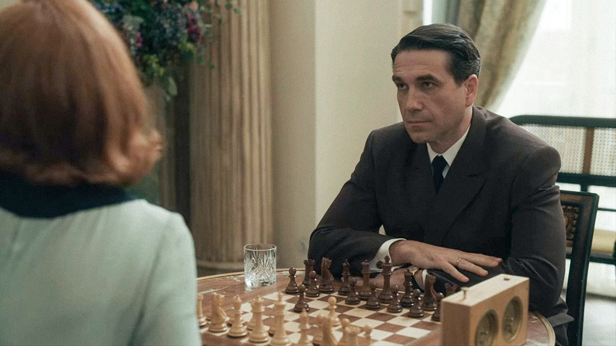 Russian chess players' gambit against Putin