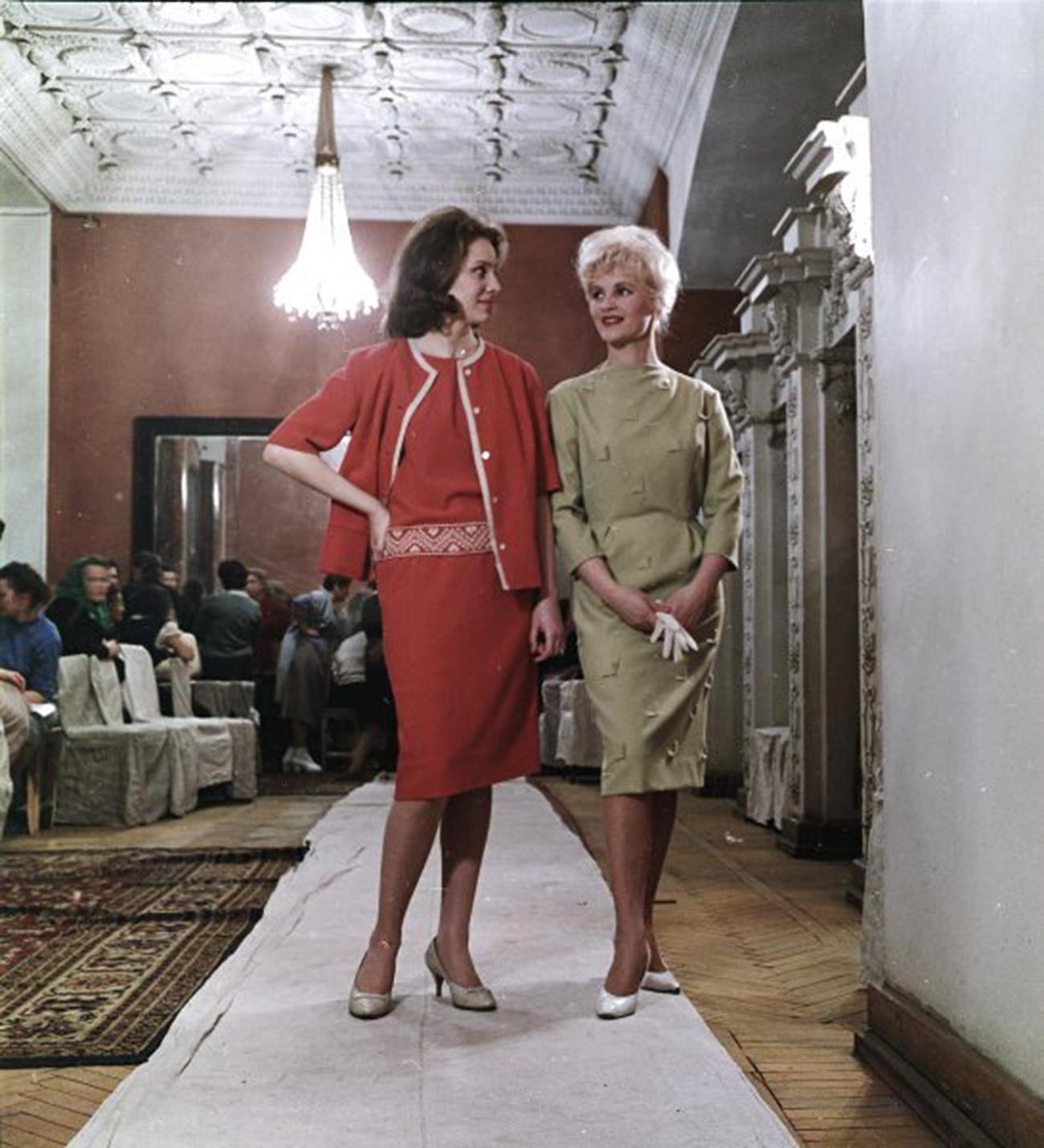Coleção de roupas femininas, 1955-1963