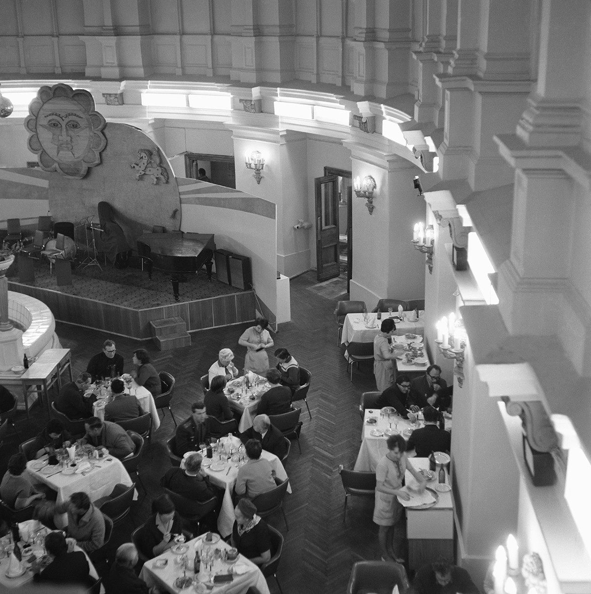 Restaurant Slawjaansky Basar in Moskau, 1968.