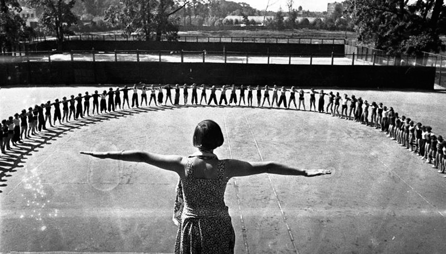 Morgengymnastik war in allen Kinderlagern und Sanatorien sowie in der Armee ein fester Bestandteil des Tagesablaufs, 1936