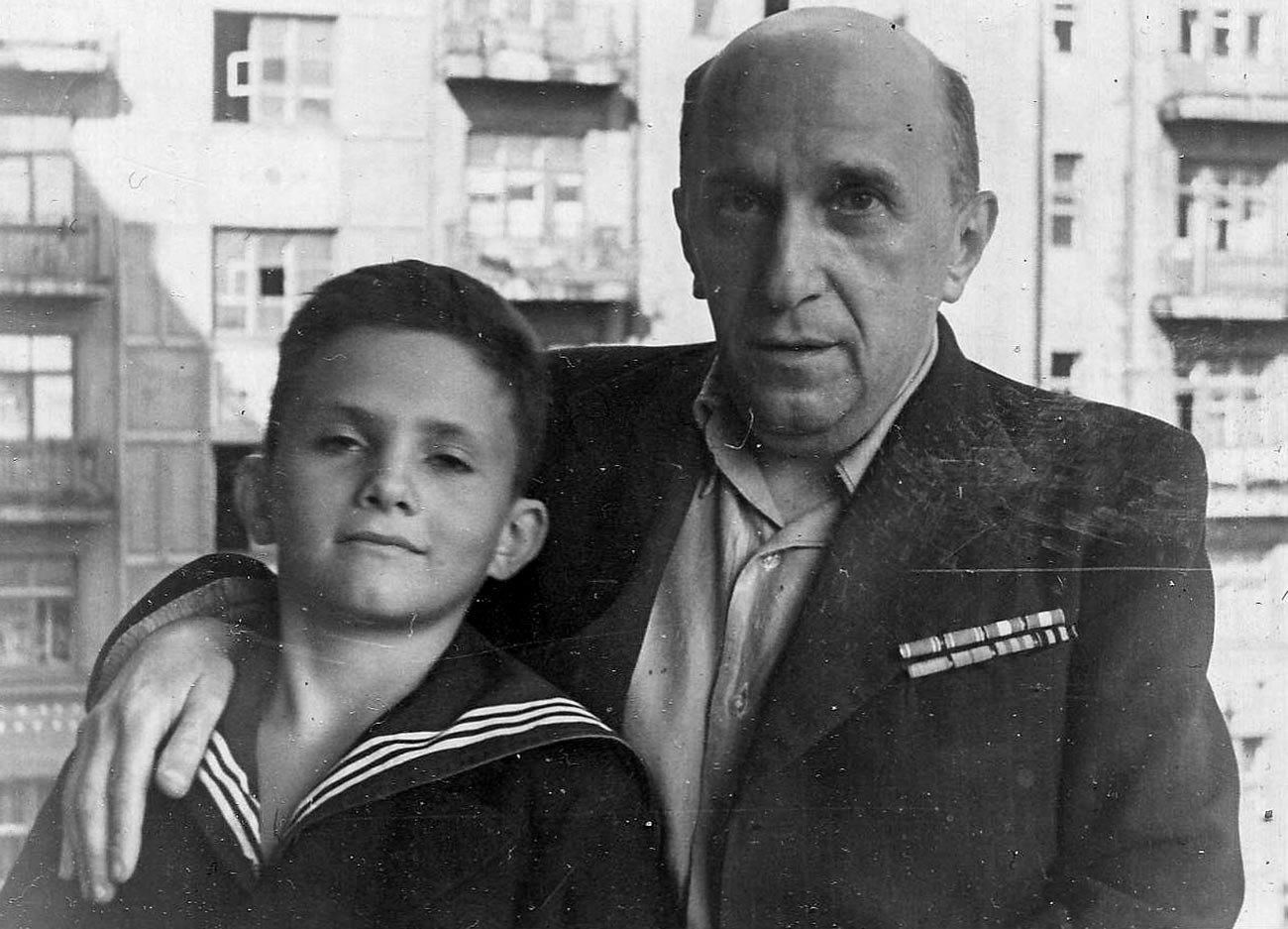 Jakow Serebrjanski mit seinem Sohn Anatoli