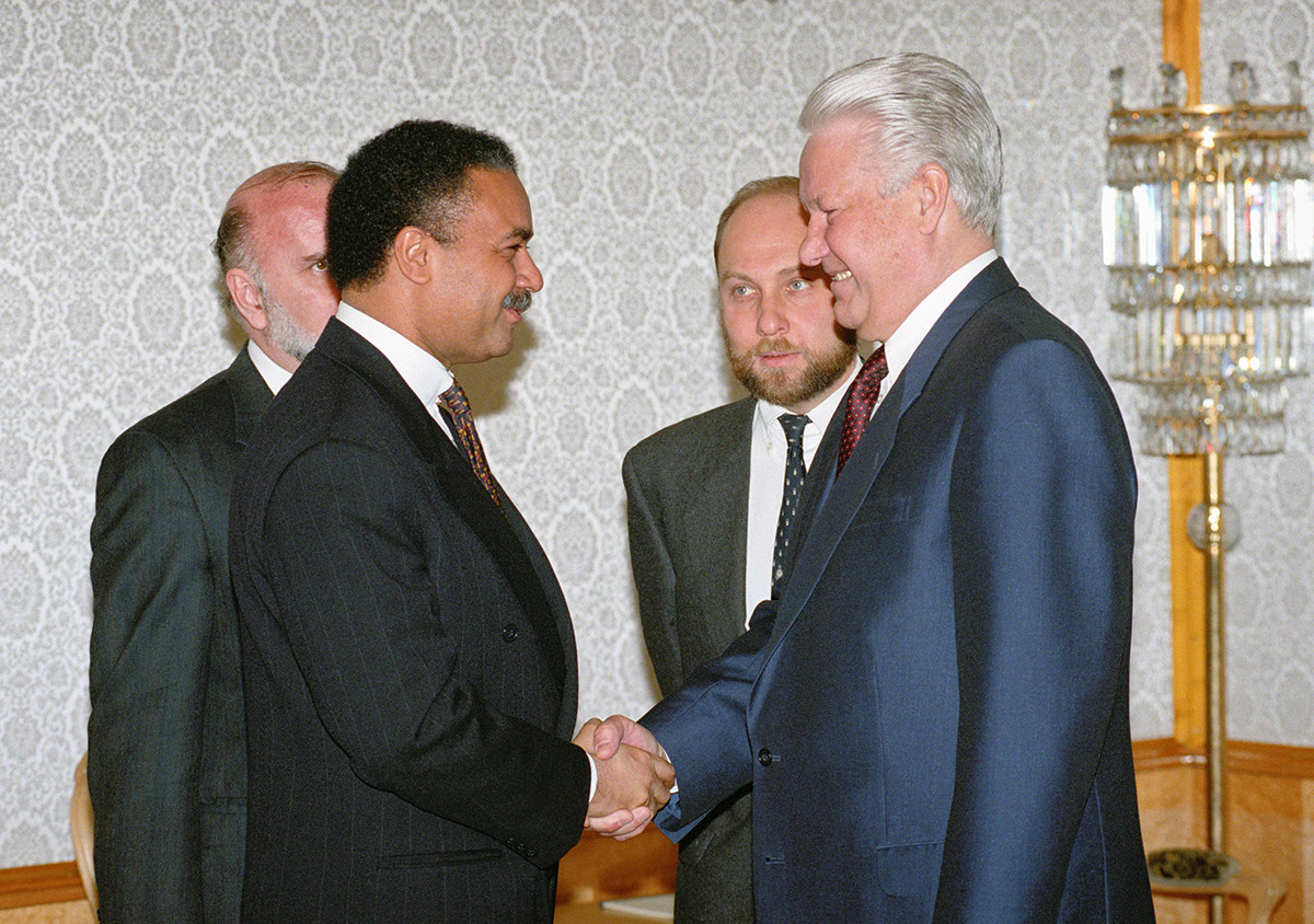 Präsident Boris Jelzin, Wiktor Prokofjew und der US-Handelsminister Ronald Brown im Jahr 1994