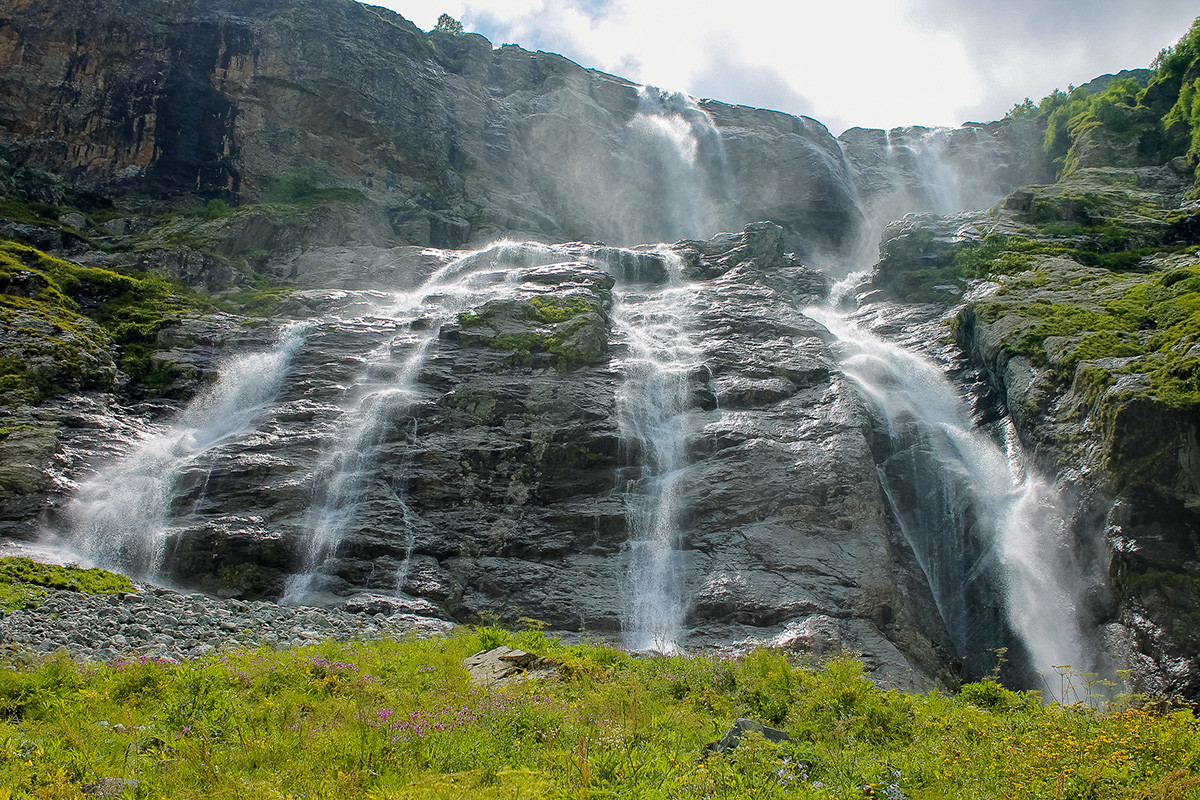 intrepid travel overland track