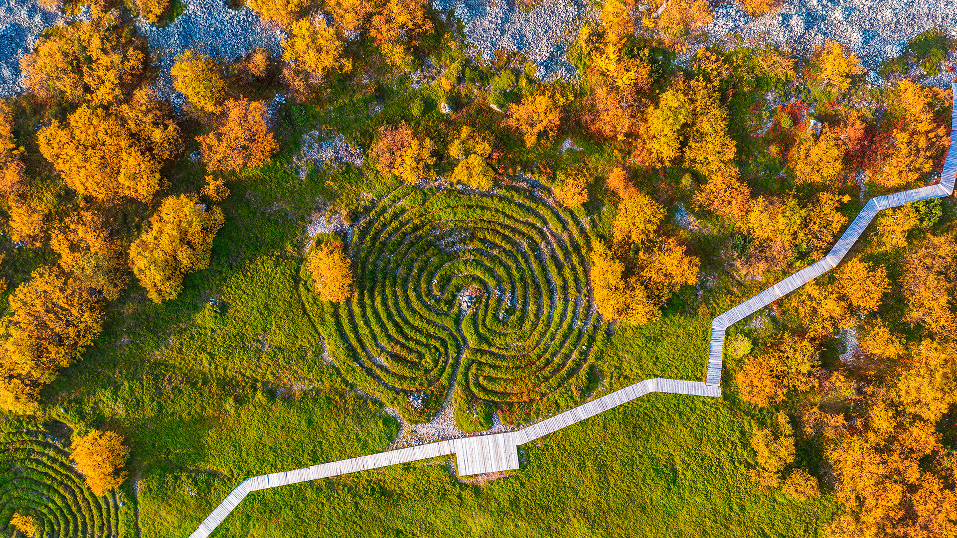 Labyrinthe de pierre sur l'île Bolchoï Zaïatski