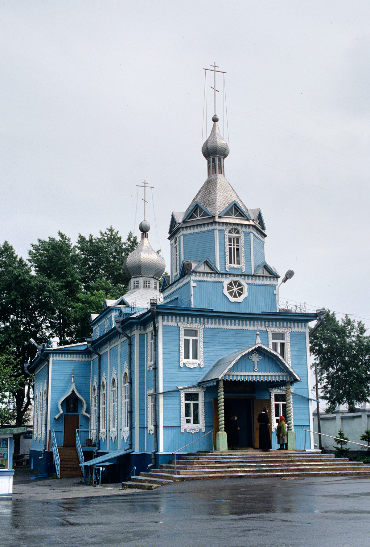 L’église de l'Intercession-de-la-Mère-de-Dieu à Prokopievsk (région de Kemerovo), reconstruite en 1979-1983 à partir d'une maison de prière