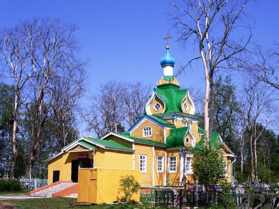 Cerkev sprejetja Svete Matere božje v cerkev v mestu Riževo v Moskovski regiji, zgrajena leta 1872, leta 1927 prenesena na ta kraj
