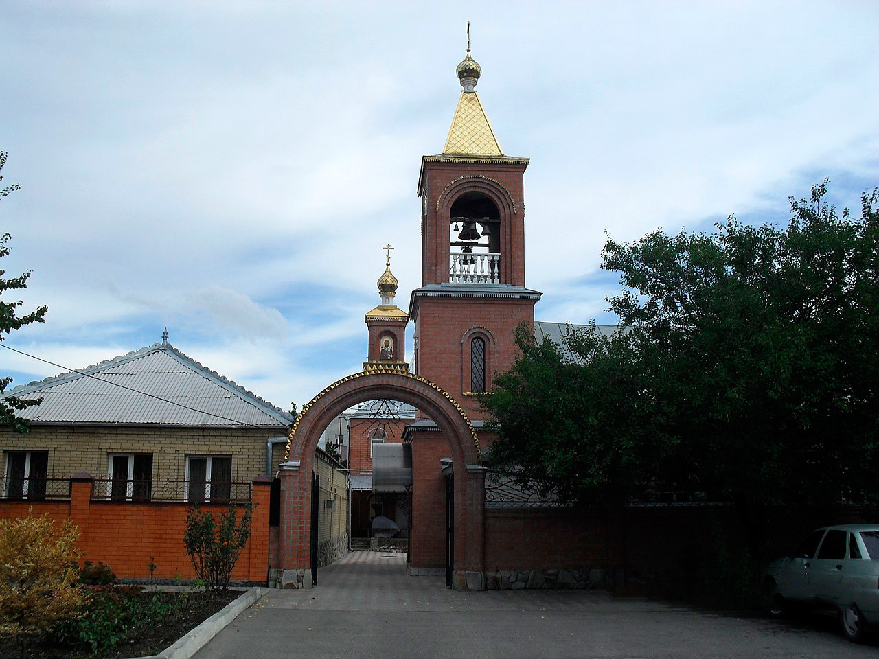 Cerkev sv. Nikolaja Čudodelnika v mestu Mineralne Vode na Kavkazu, zgrajena leta 1950

