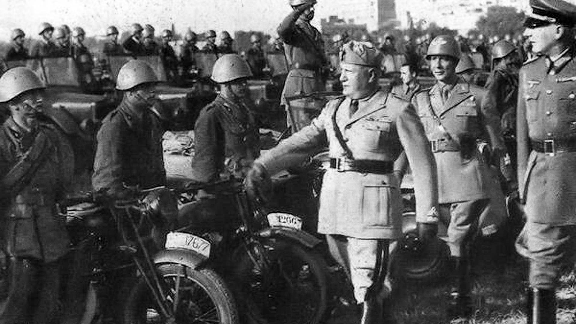 Benito Mussolini visits Italian troops on the Eastern front.