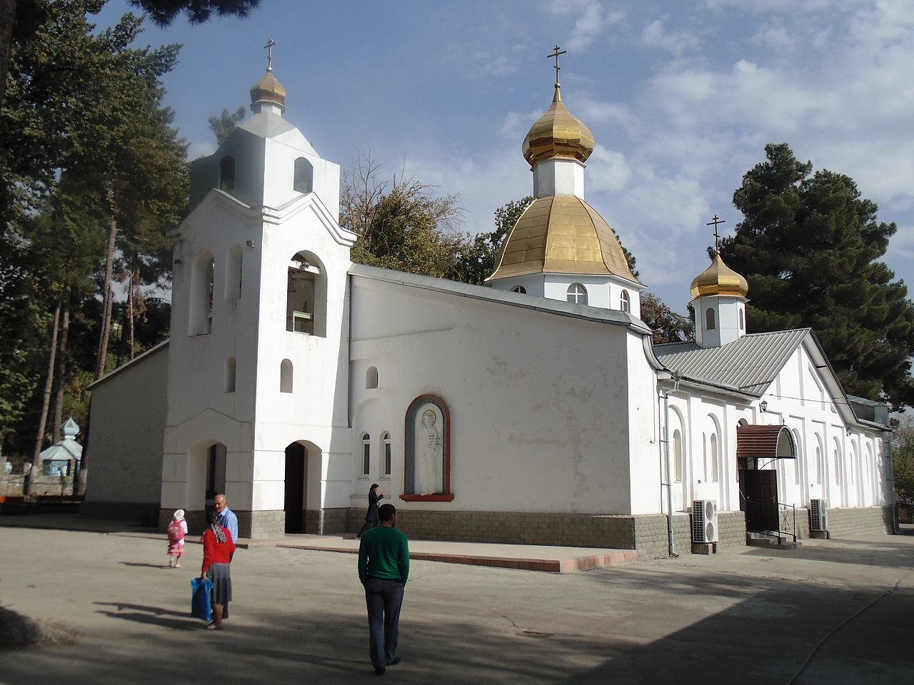 Cattedrale di San Nicola a Dushanbé (tra il 1929 e il 1961, Stalinabad), Tagikistan (allora Repubblica Socialista Sovietica Tagika), costruita nel 1943
