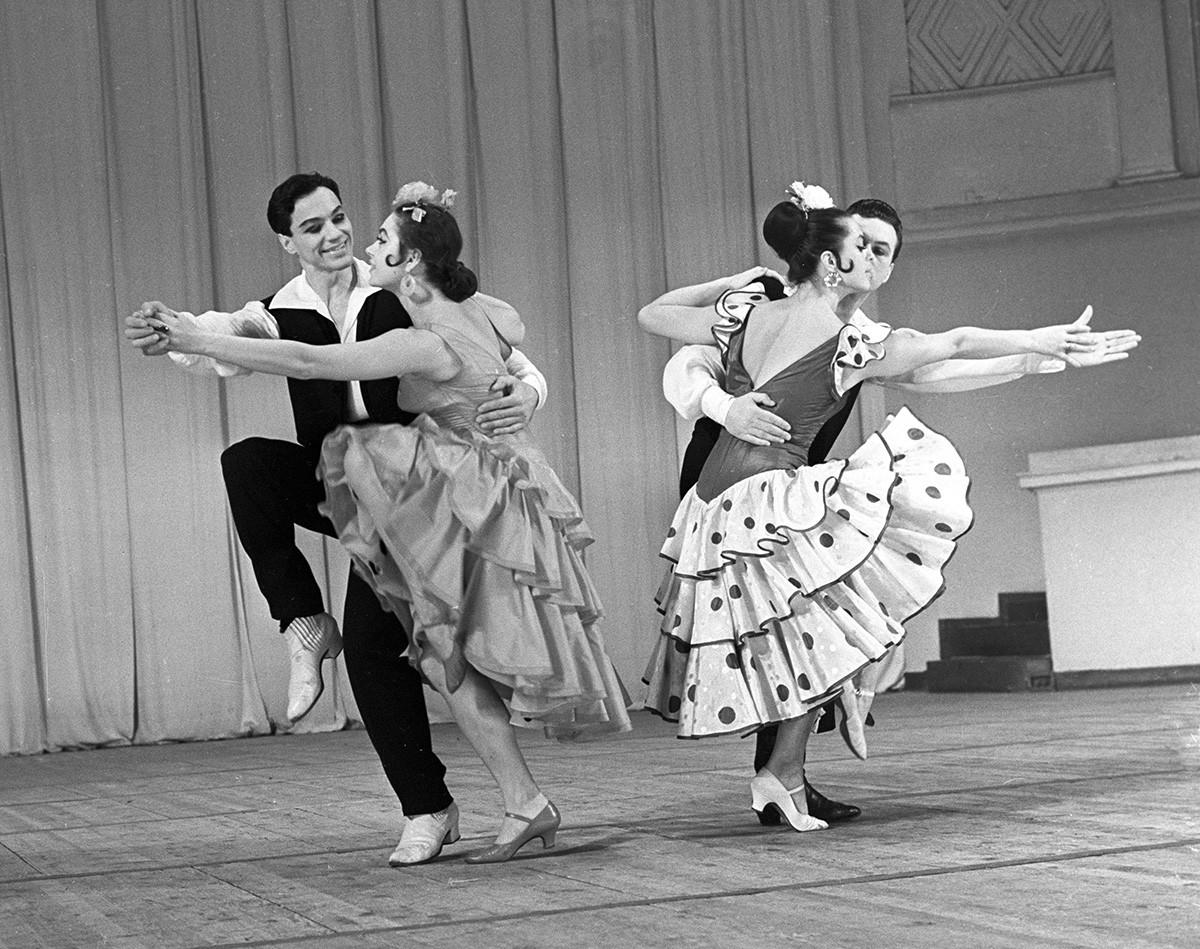 Ensemble académique d'État de danse traditionnelle. Tango Rodríguez Peña