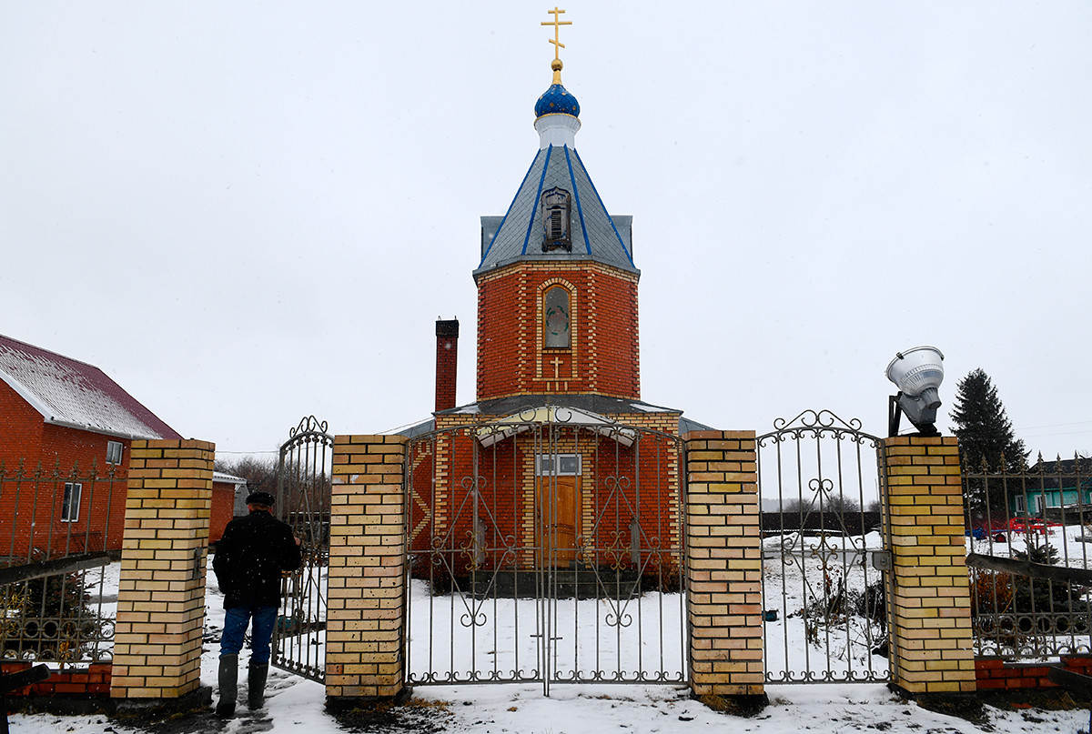 Église orthodoxe du village d'Apolonovka, région d'Omsk. La population du village, fondée en 1911, est majoritairement d'origine allemande.