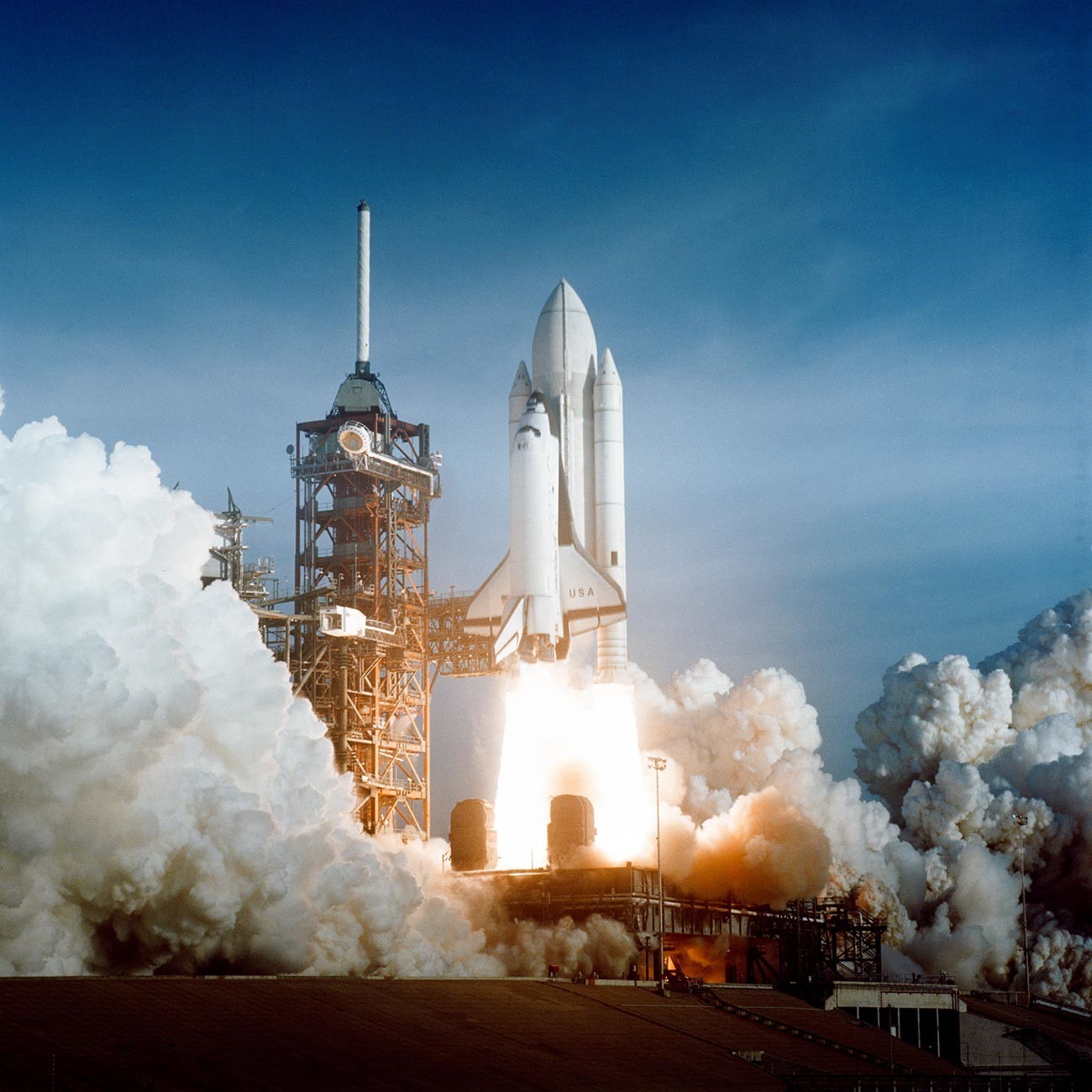 Primeiro lançamento do ônibus espacial Columbia

