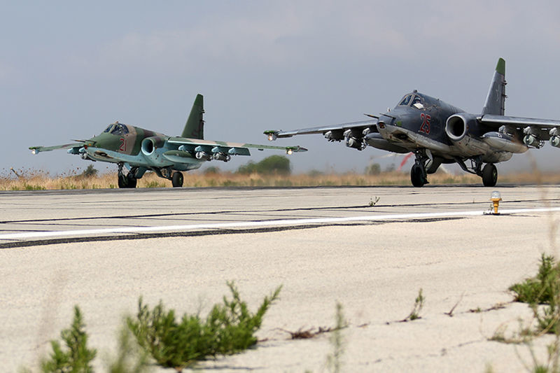 Su-25 despegando desde la base de Lakatia (Siria)
