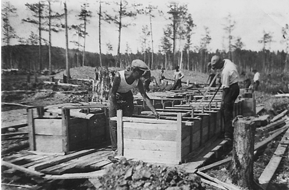 Izgradnja tvornice u amurskoj tajgi, 1930.

