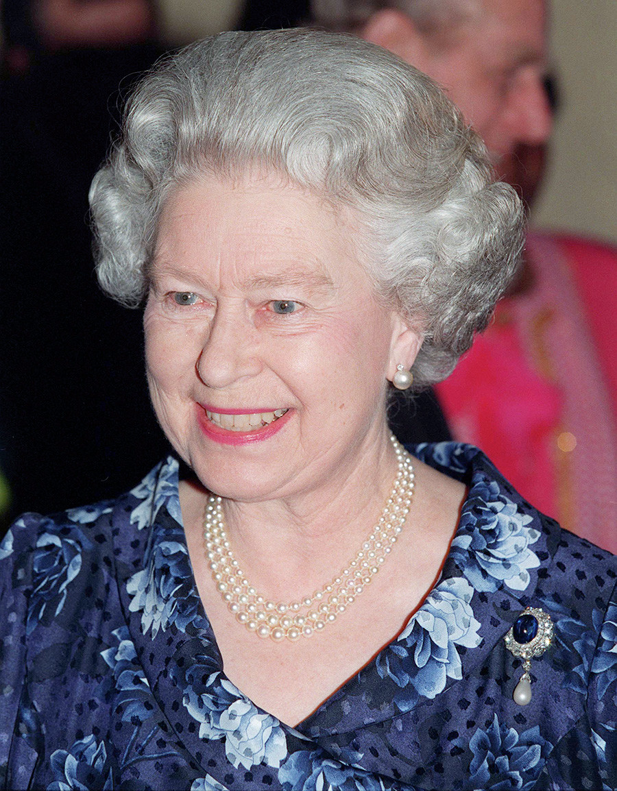 Краљица Елизабета II на прослави поводом венчања у британској краљевској породици, 21. јун 1999.