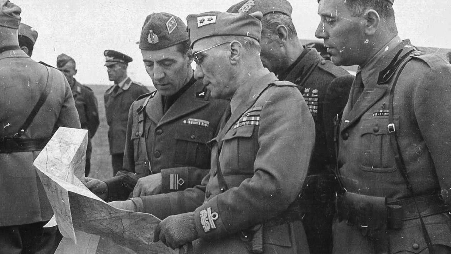 Генералот Малагути со италијански офицери, Русија 1942 година.