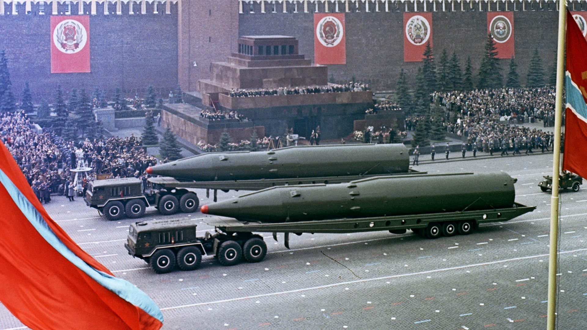 Војна парада на Црвеном тргу поводом 20-годишњице Победе у Великом отаџбинском рату 1941-1945.