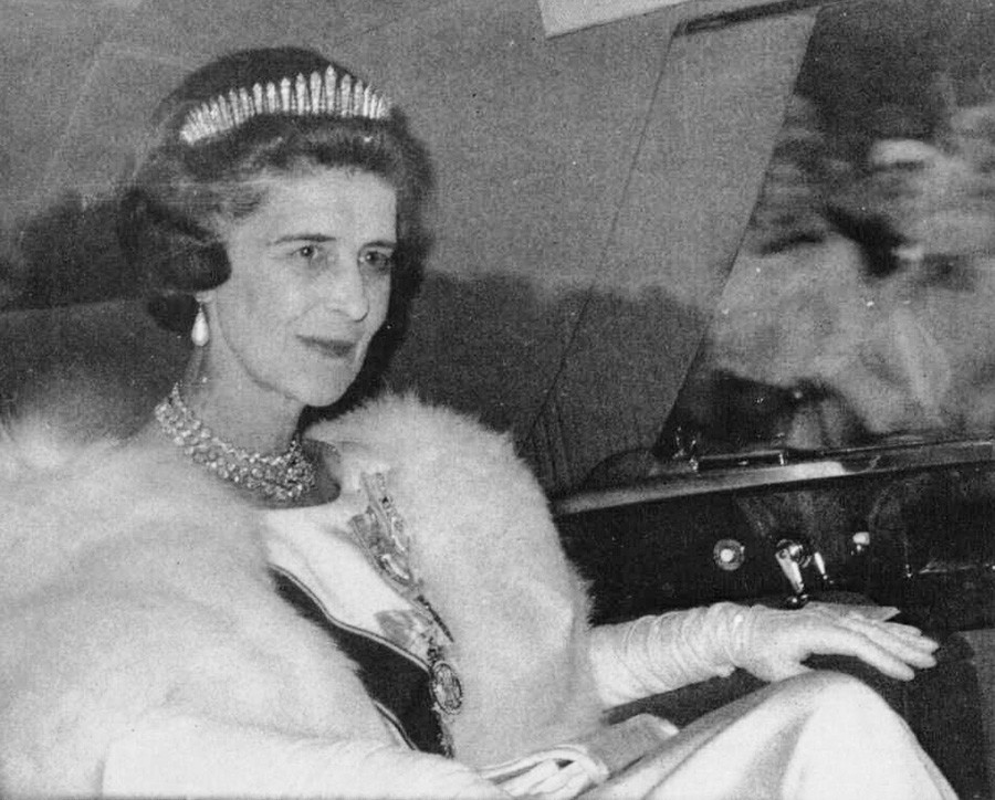 Princesa Marina nos anos 1960 usando a tiara e pérolas.