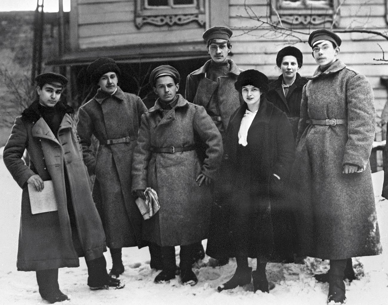 Groupe des premiers organisateurs de l'Union de la jeunesse - les participants du 1er Congrès du Komsomol