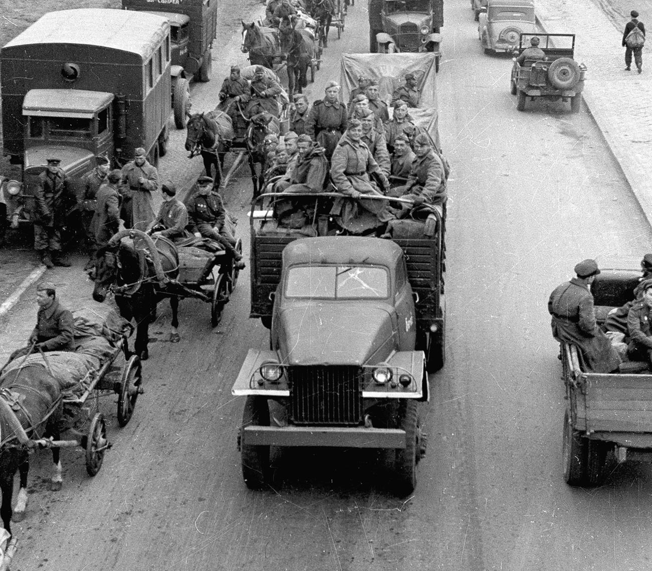 Napredovanje sovjetske vojske put Berlina. 
