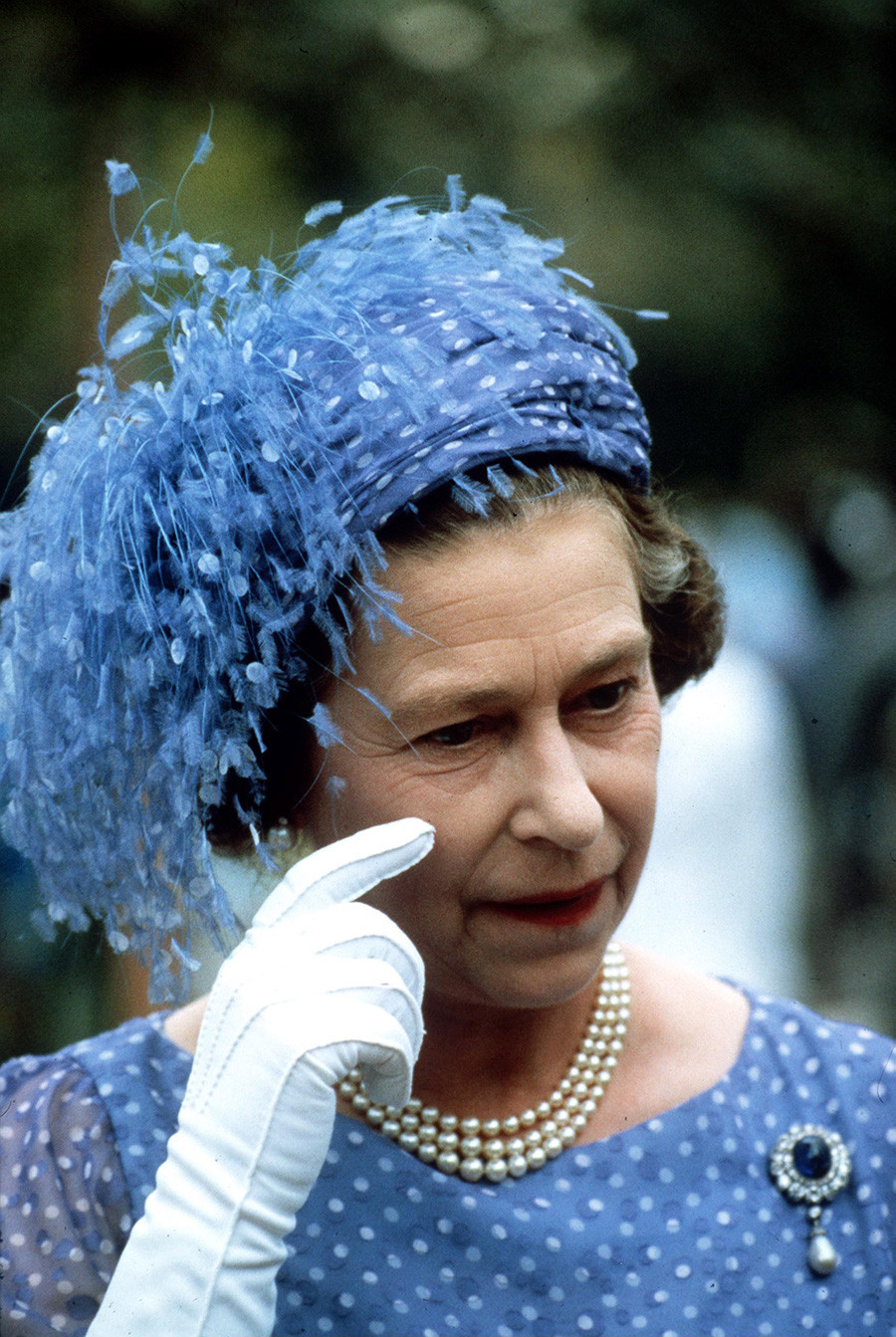 Ratu Elizabeth di Honiara, Kepulauan Solomon, 1982.