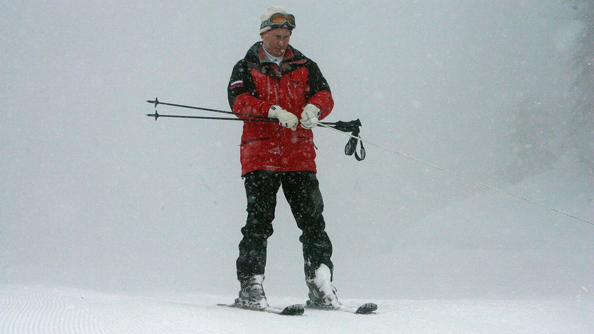 Putin durante visita a complexo turístico na estação de esqui de Krasnaia Poliana

