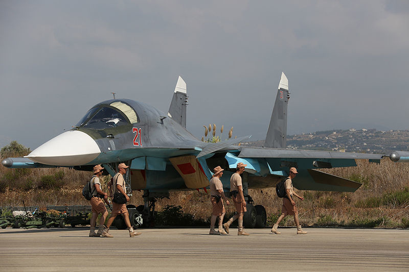 Un Su-34 en el aeródromo de Latakia, Siria (2015)