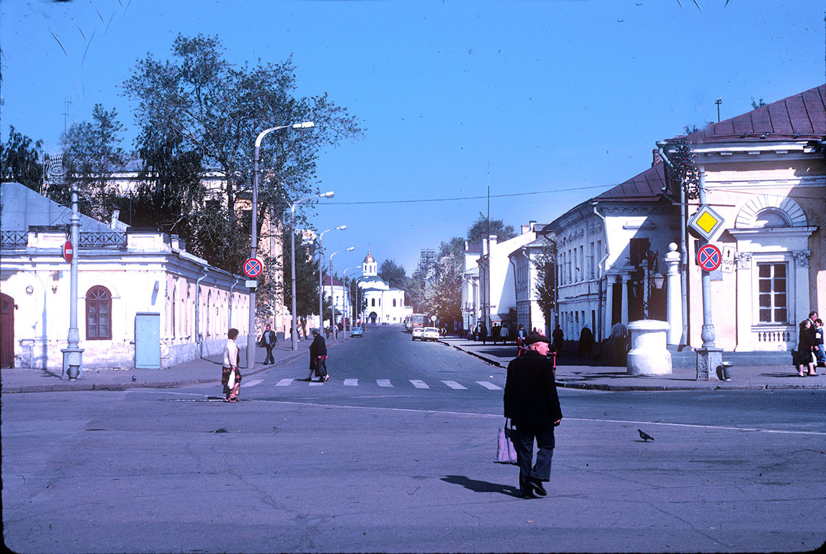 Simanovsky Street leading to Church of the Smolensk Icon of the Virgin at Epiphany Convent. Right: corner of Guard Station. Left: Corner of Fire station. August 22, 1988