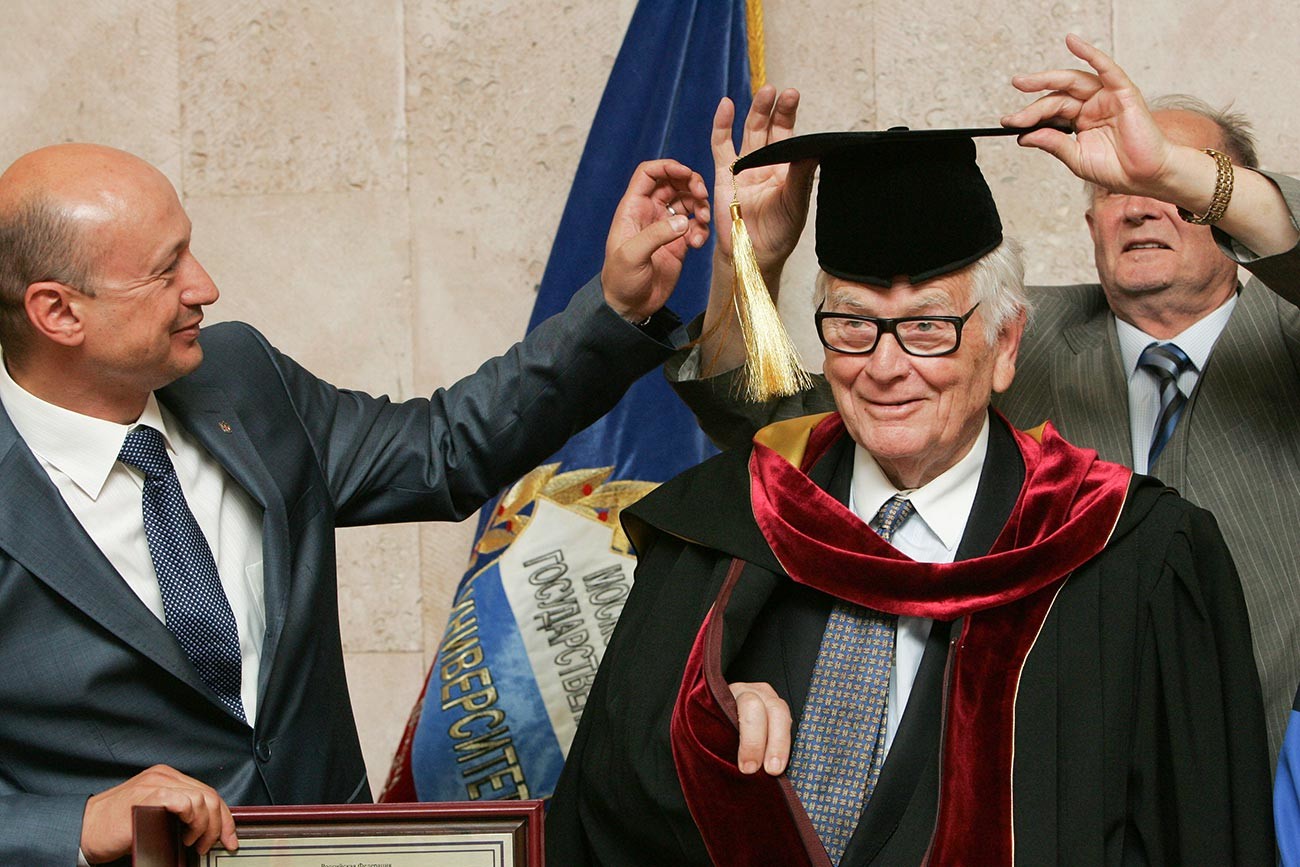 Pierre Cardin se convirtió en profesor de la Universidad de Diseño de Moscú, 2011