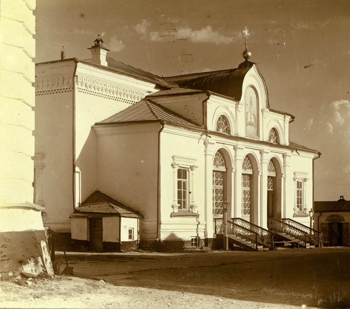 Iglesia de San Nicolás, vista noroeste. Demolida, reconstruida en forma diferente en 1998. Verano de 1909. 