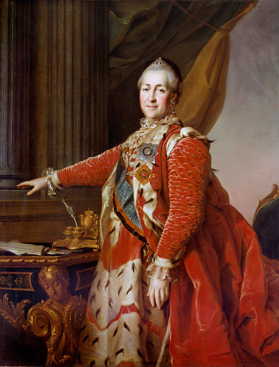Ritratto dell'imperatrice Caterina II di Russia (1729-1796) in abito rosso da cerimonia, di Dmitrij Levitzkij (1735-1822), 1770
