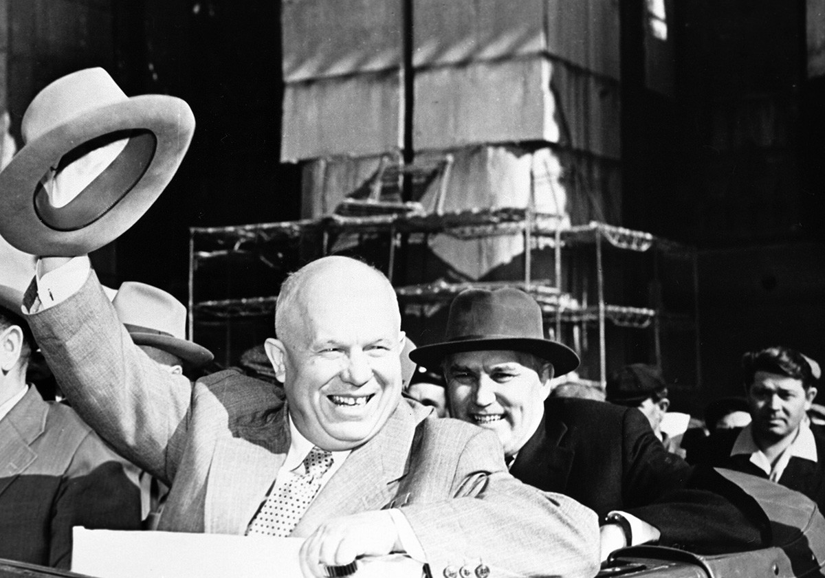 Nikita Khruschov introduziu a moda dos chapéus masculinos na URSS
