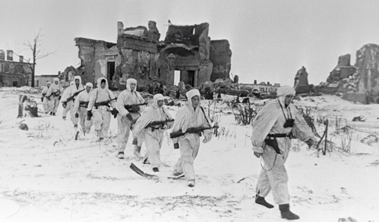 Советские разведчики на Пулковских высотах.