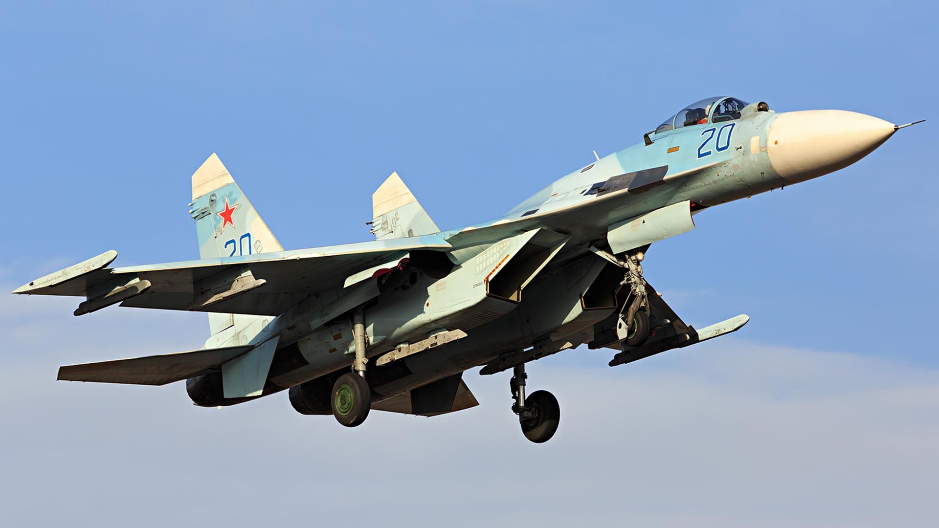 ロシア軍 戦闘機 スホーイ27 写真資料集「Sukhoi Su-27」 - 洋書